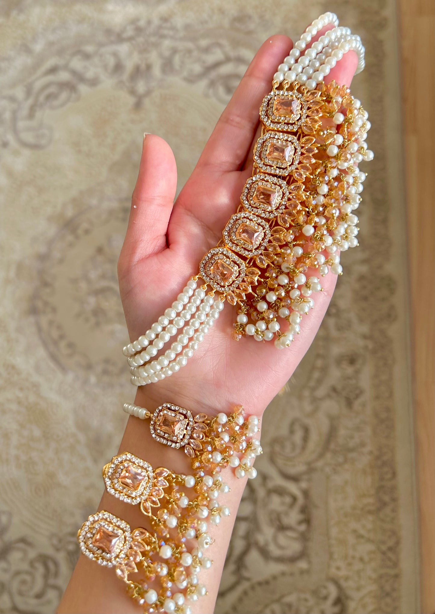 Minahil jewellery set - Champagne & Pearl