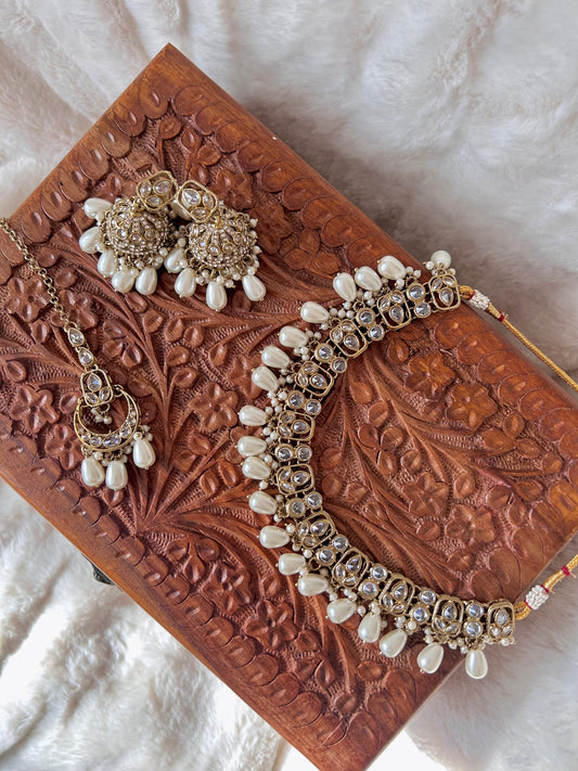 Preeti set ~ Pearl