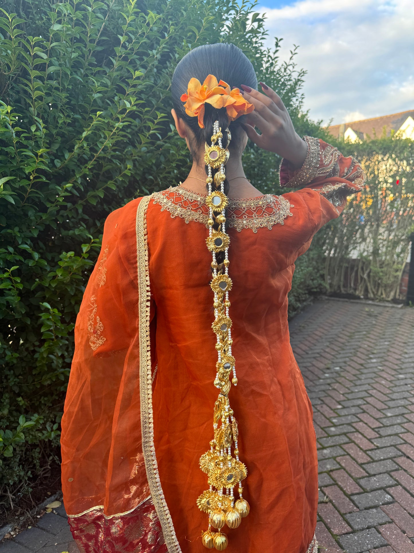 Mehru Gota Paranda ~ gold