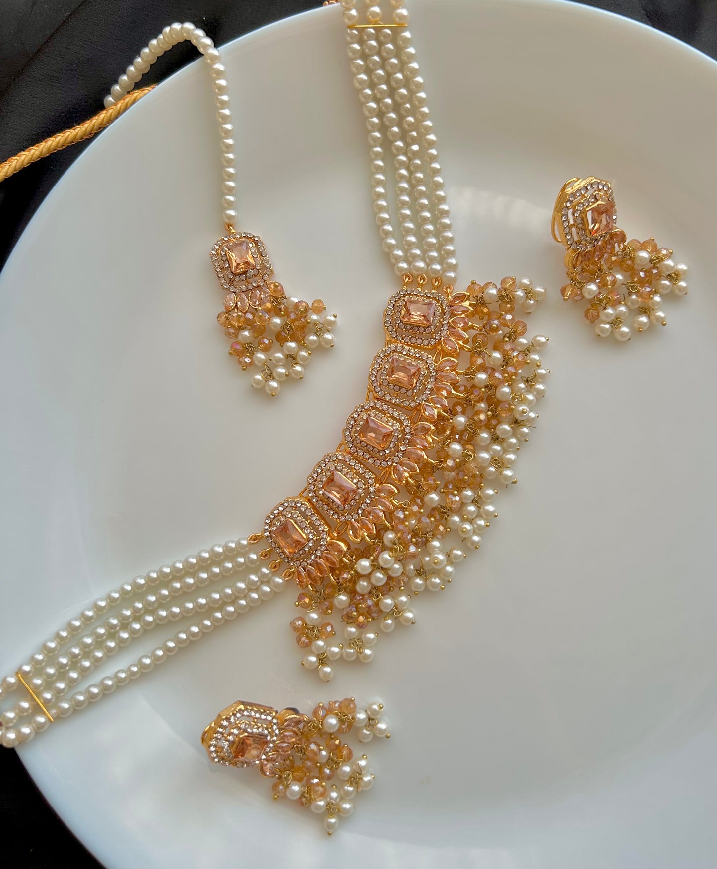 Minahil jewellery set - Champagne & Pearl