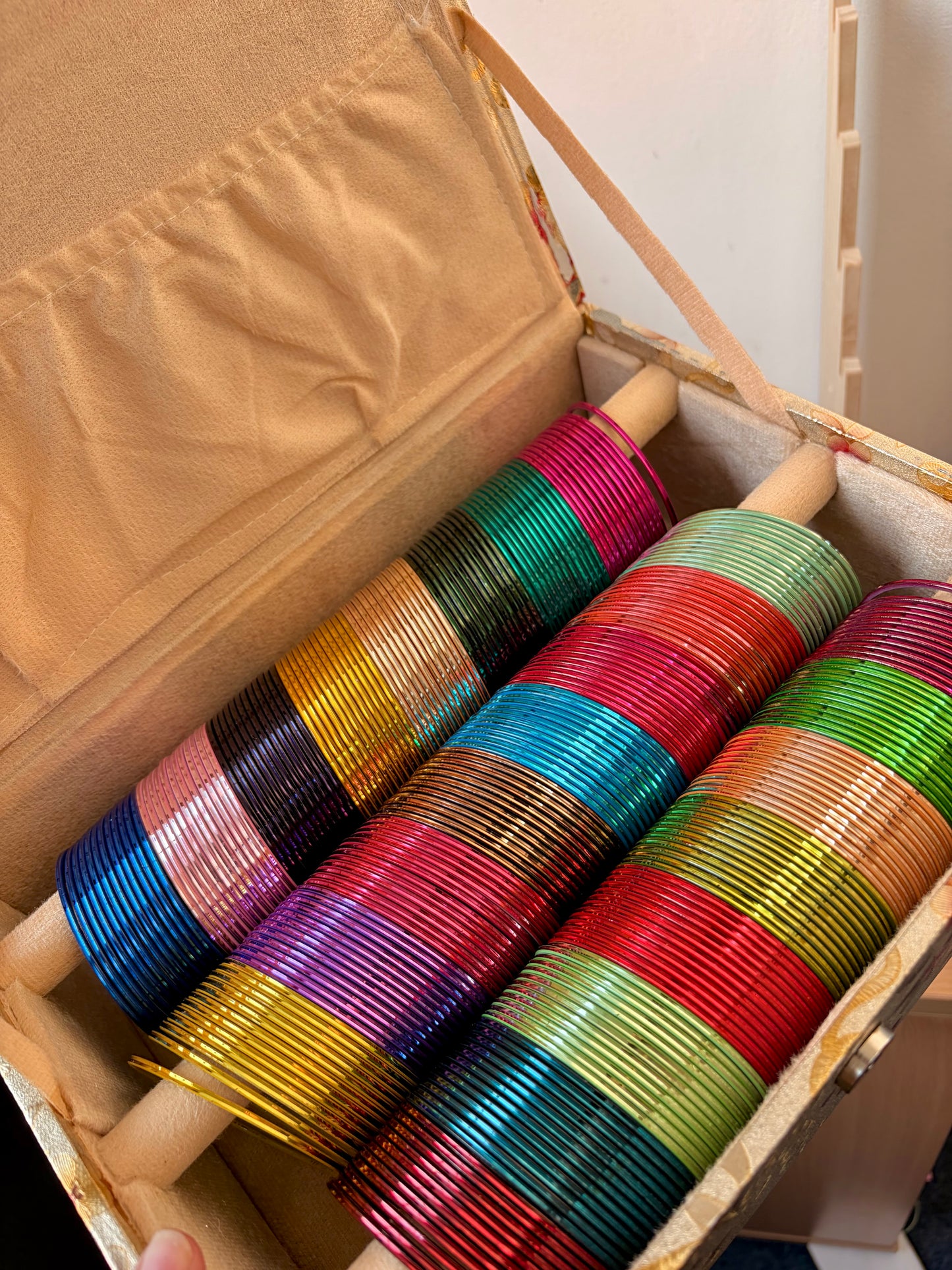 Metal bangle box (size 2.10)