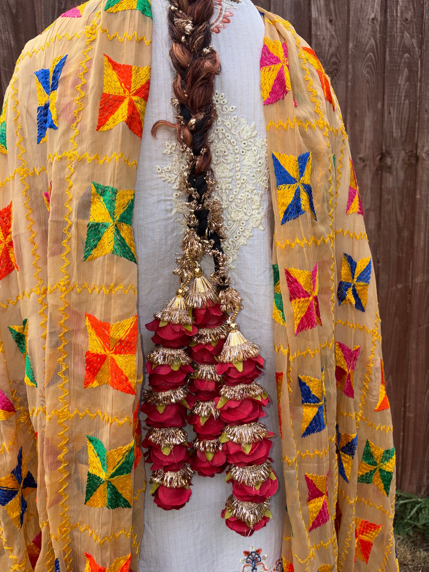 Gulab paranda ~ Red