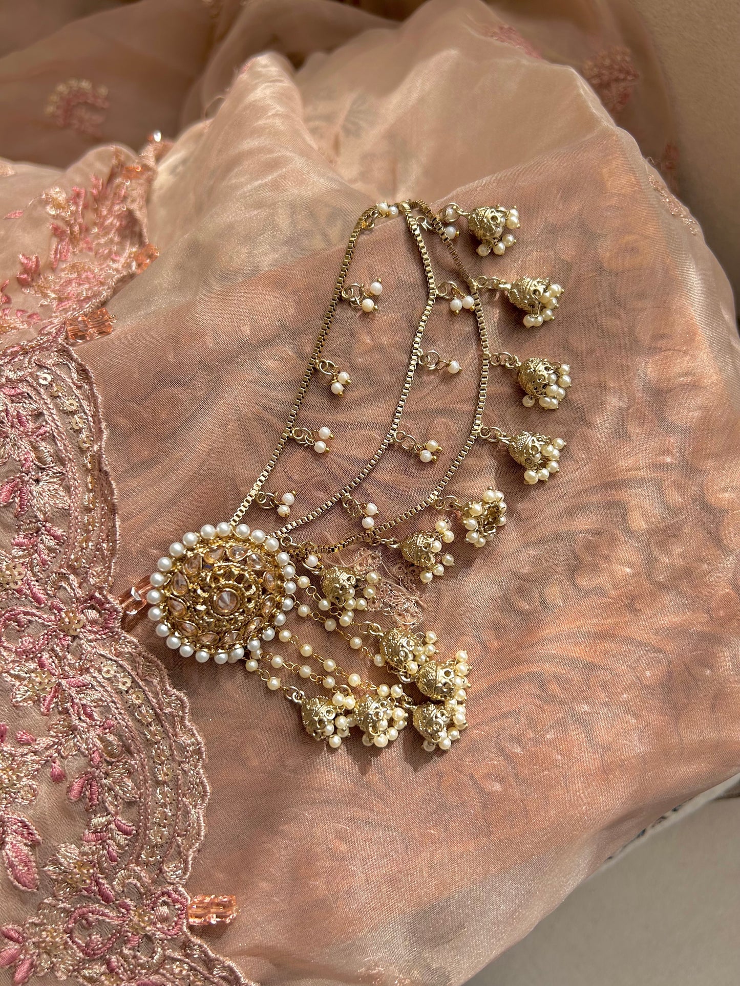 Faryaal earrings ~ Gold