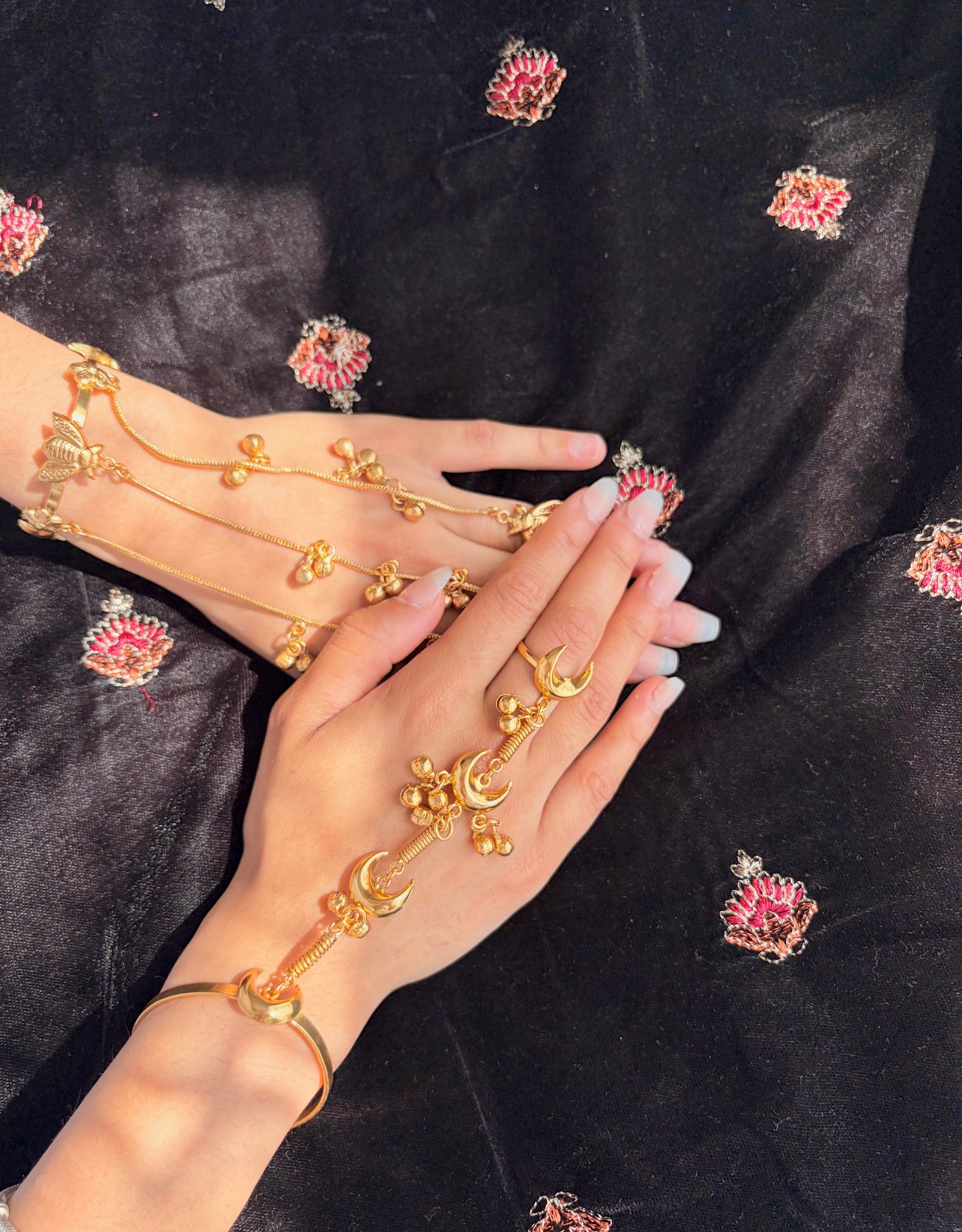 Chandni hand chain