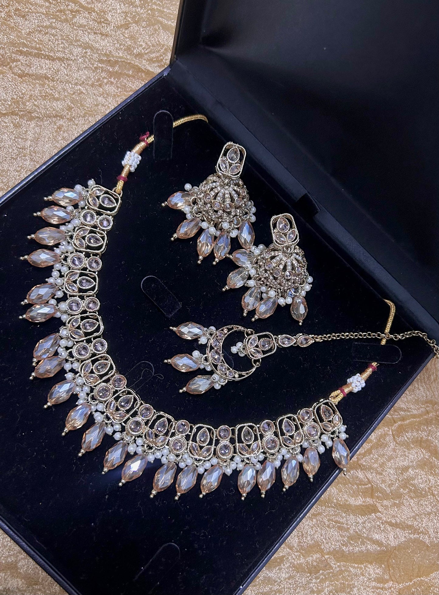 Preeti set ~ Champagne