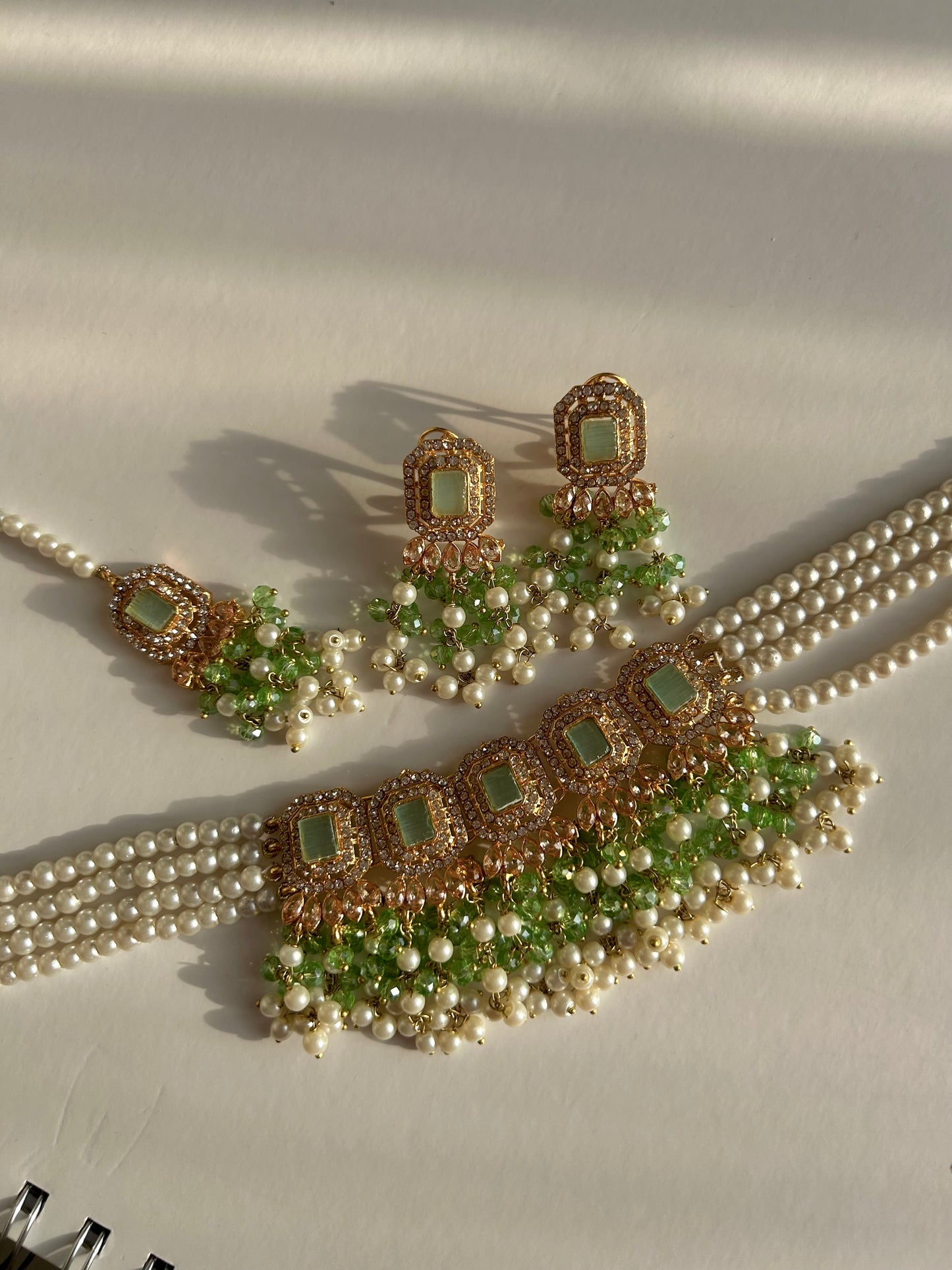 Minahil jewellery set - Light Green