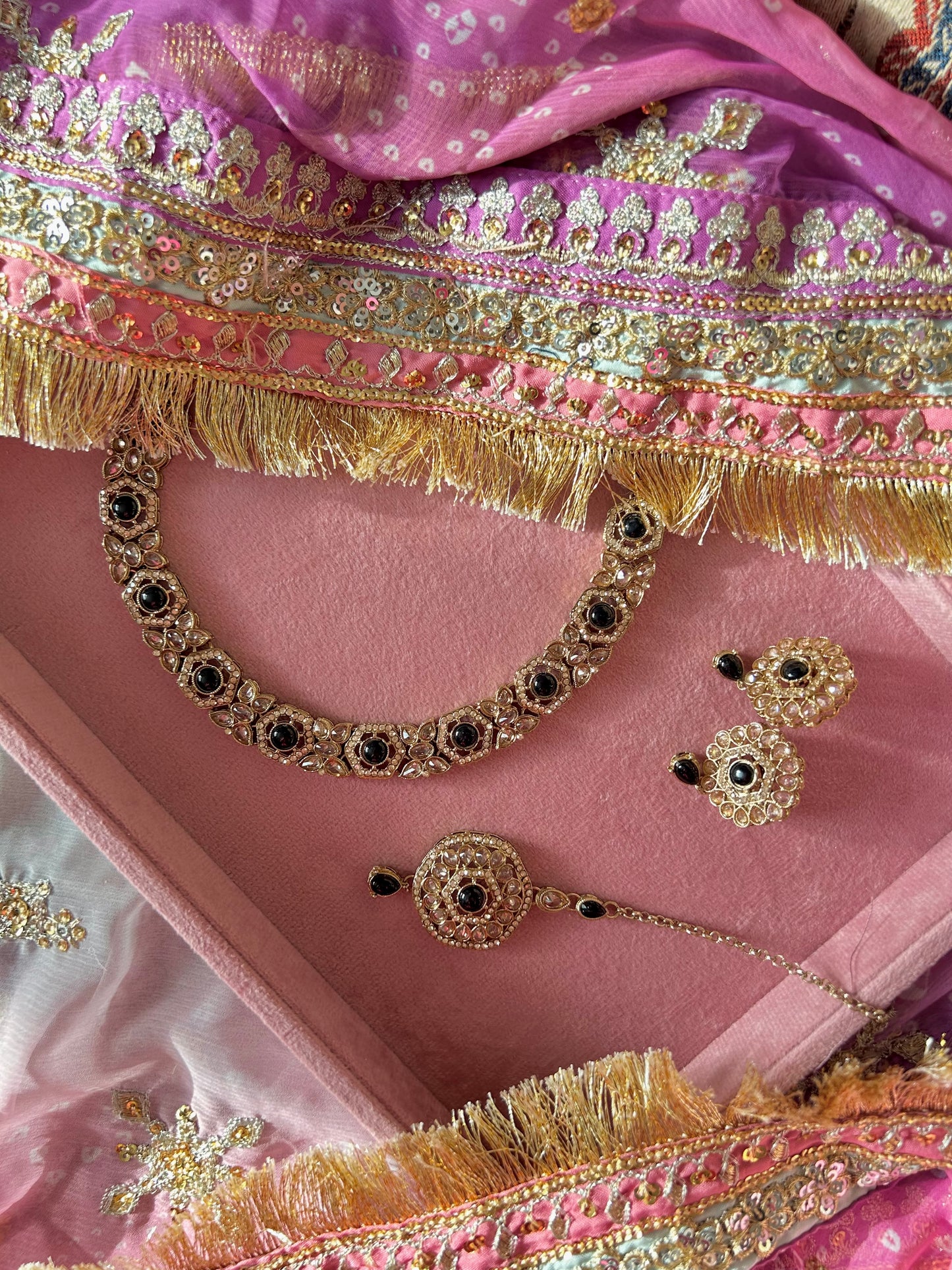 Madhuri set~ Black