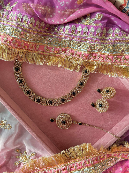 Madhuri set~ Black