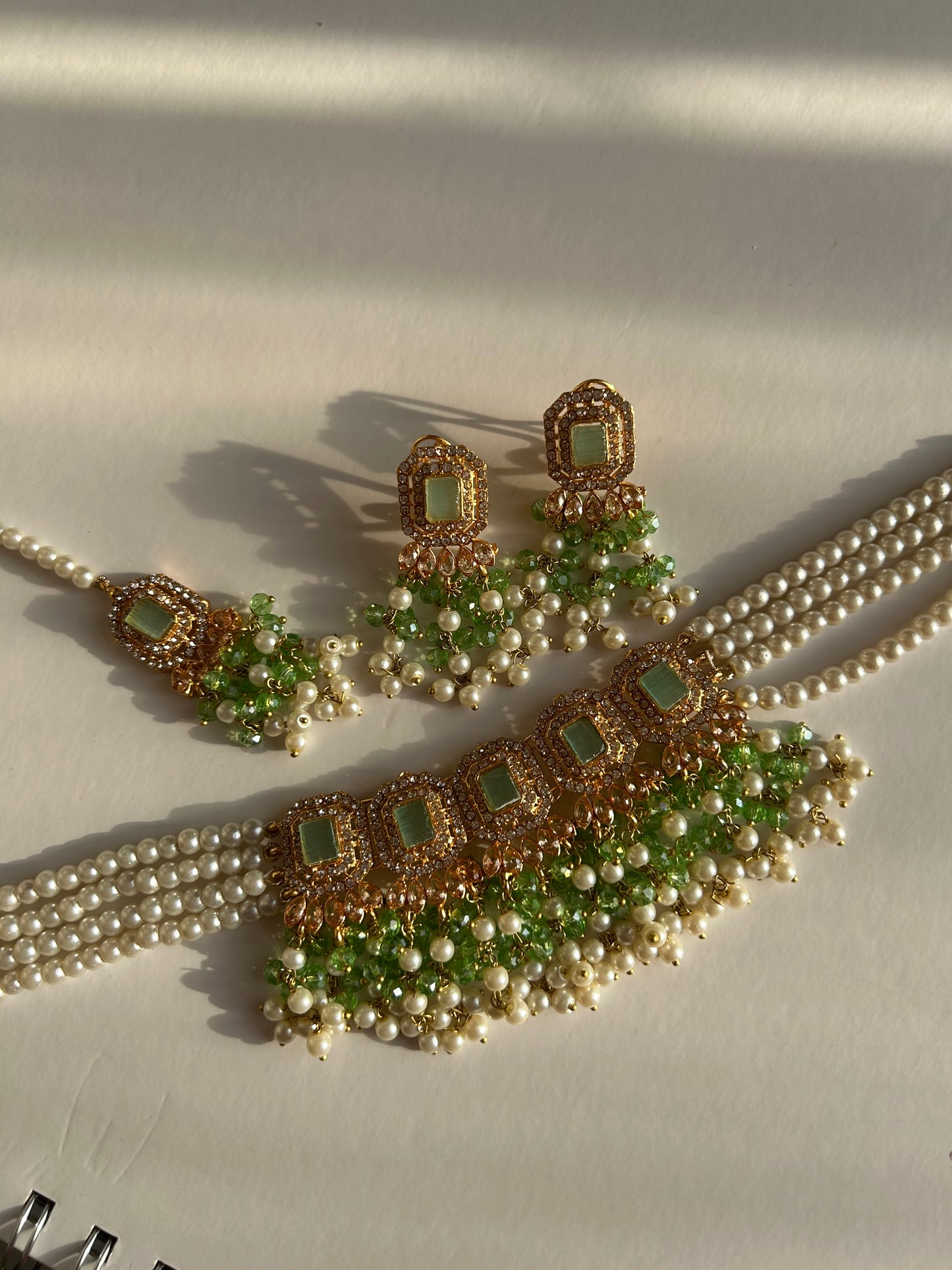Minahil jewellery set - Light Green