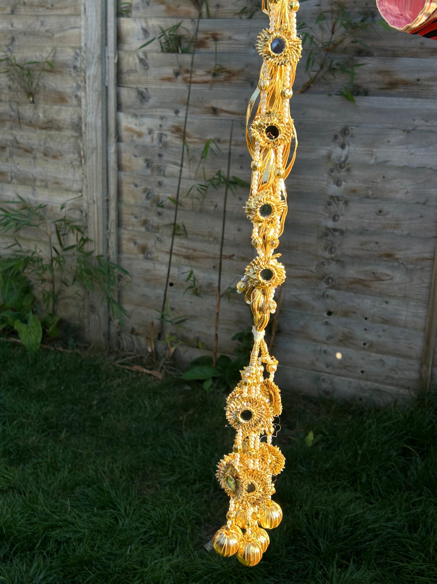 Mehru Gota Paranda ~ gold