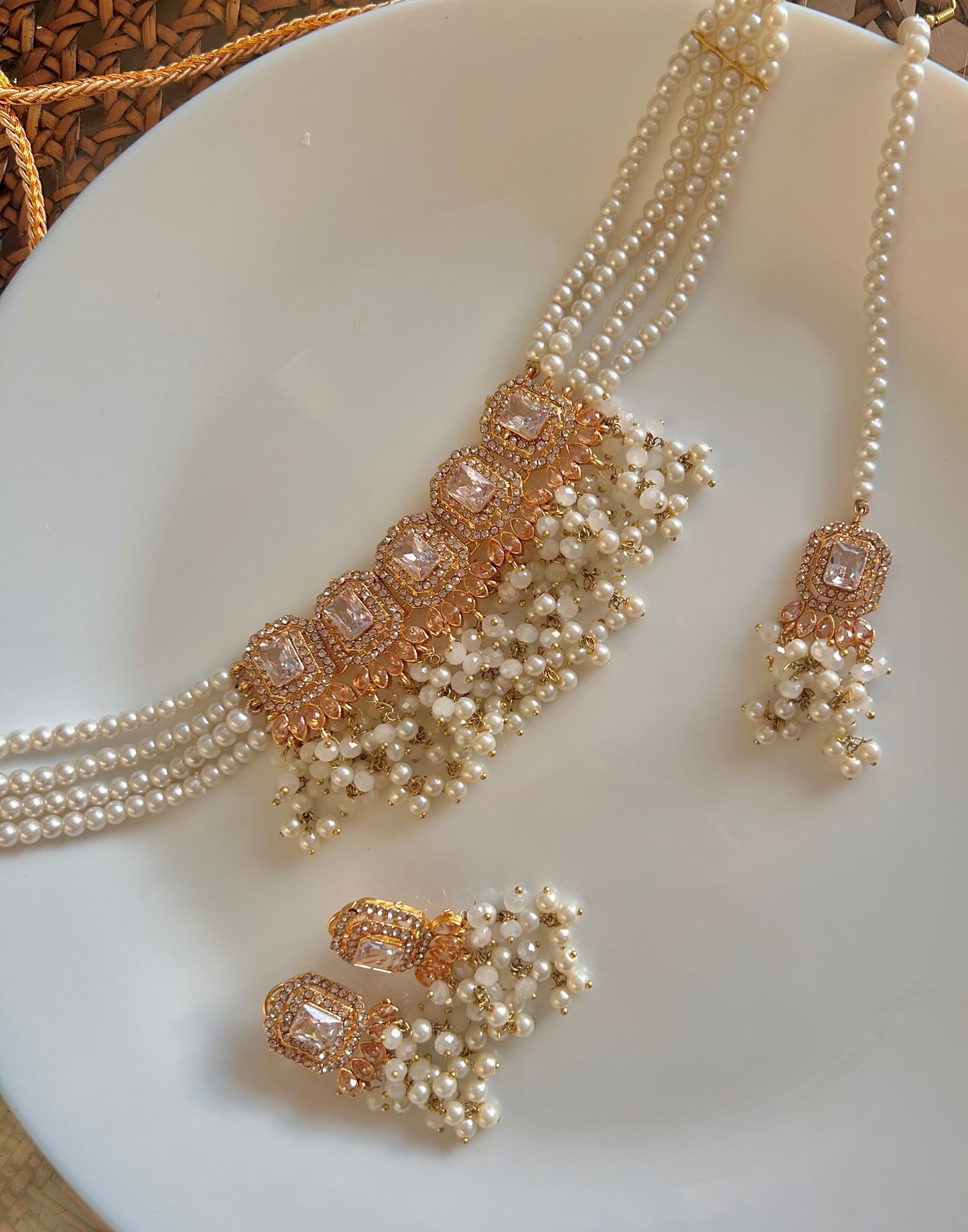 Minahil jewellery set -Clear