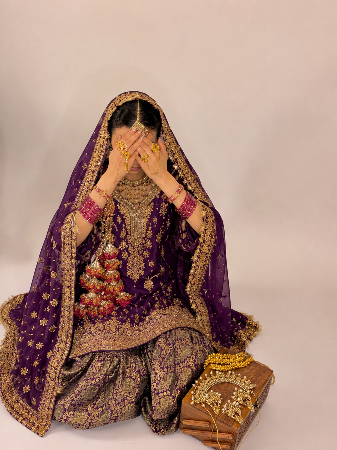 Gulab paranda ~ Red