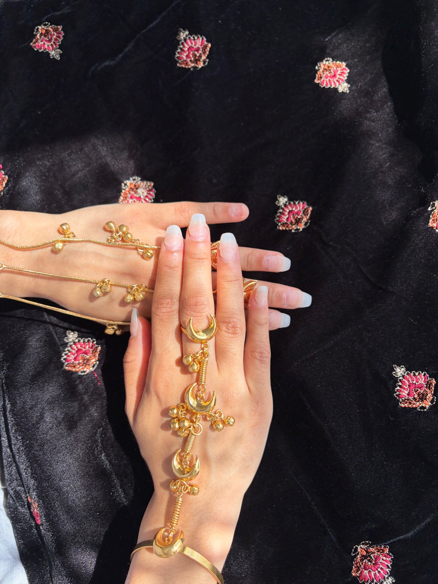 Chandni hand chain