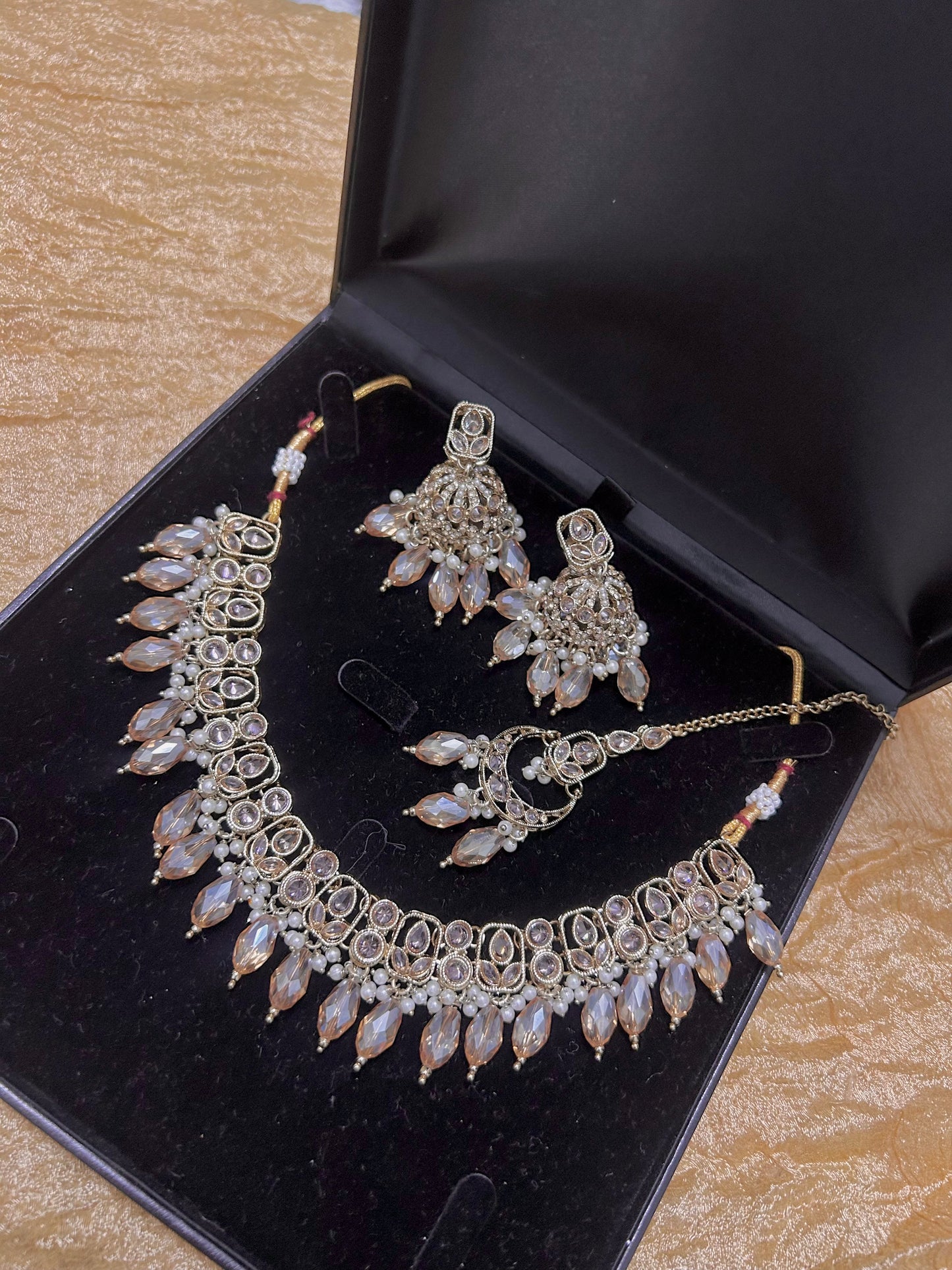 Preeti set ~ Champagne