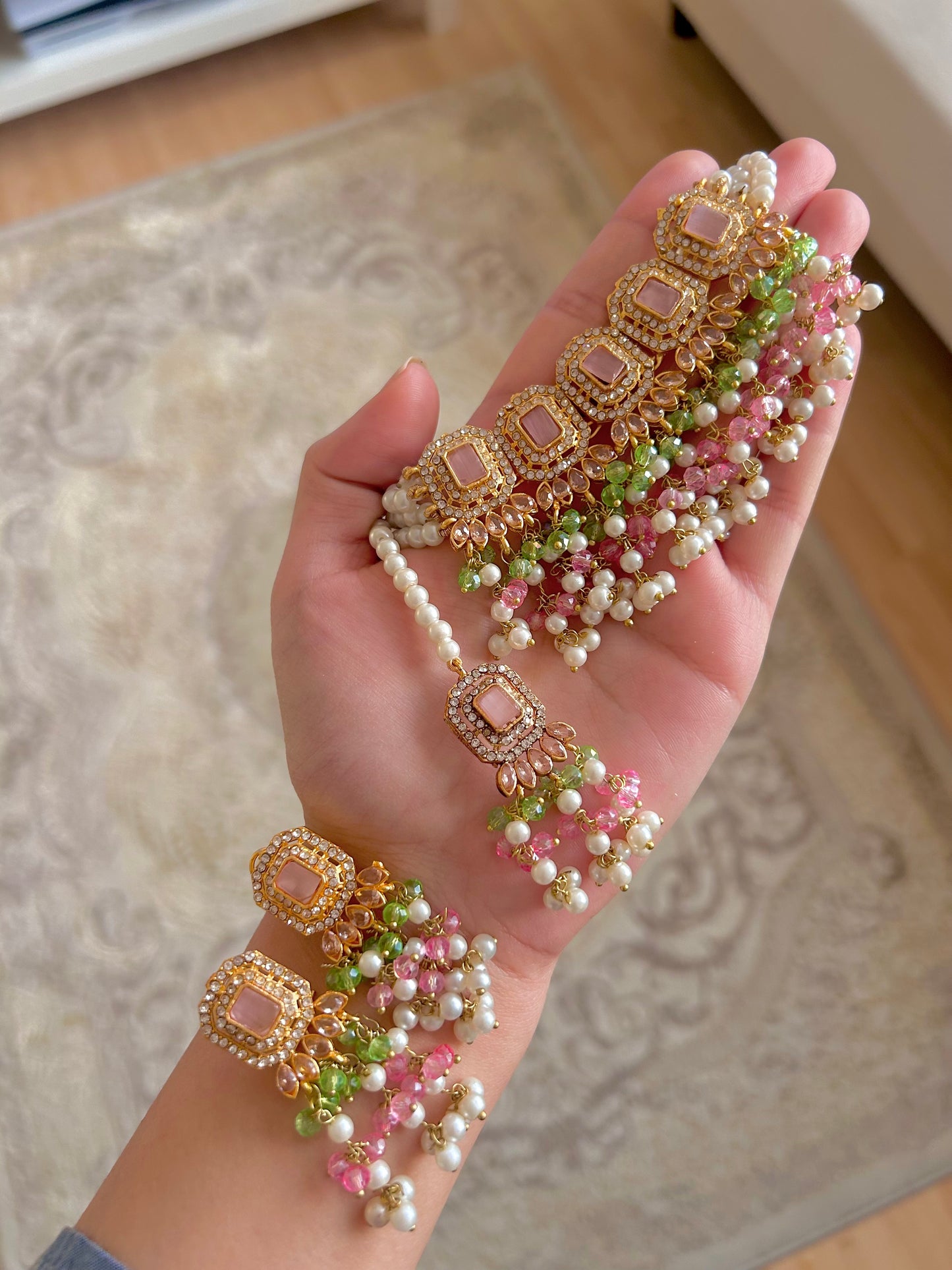 Minahil jewellery set - Pink & Green