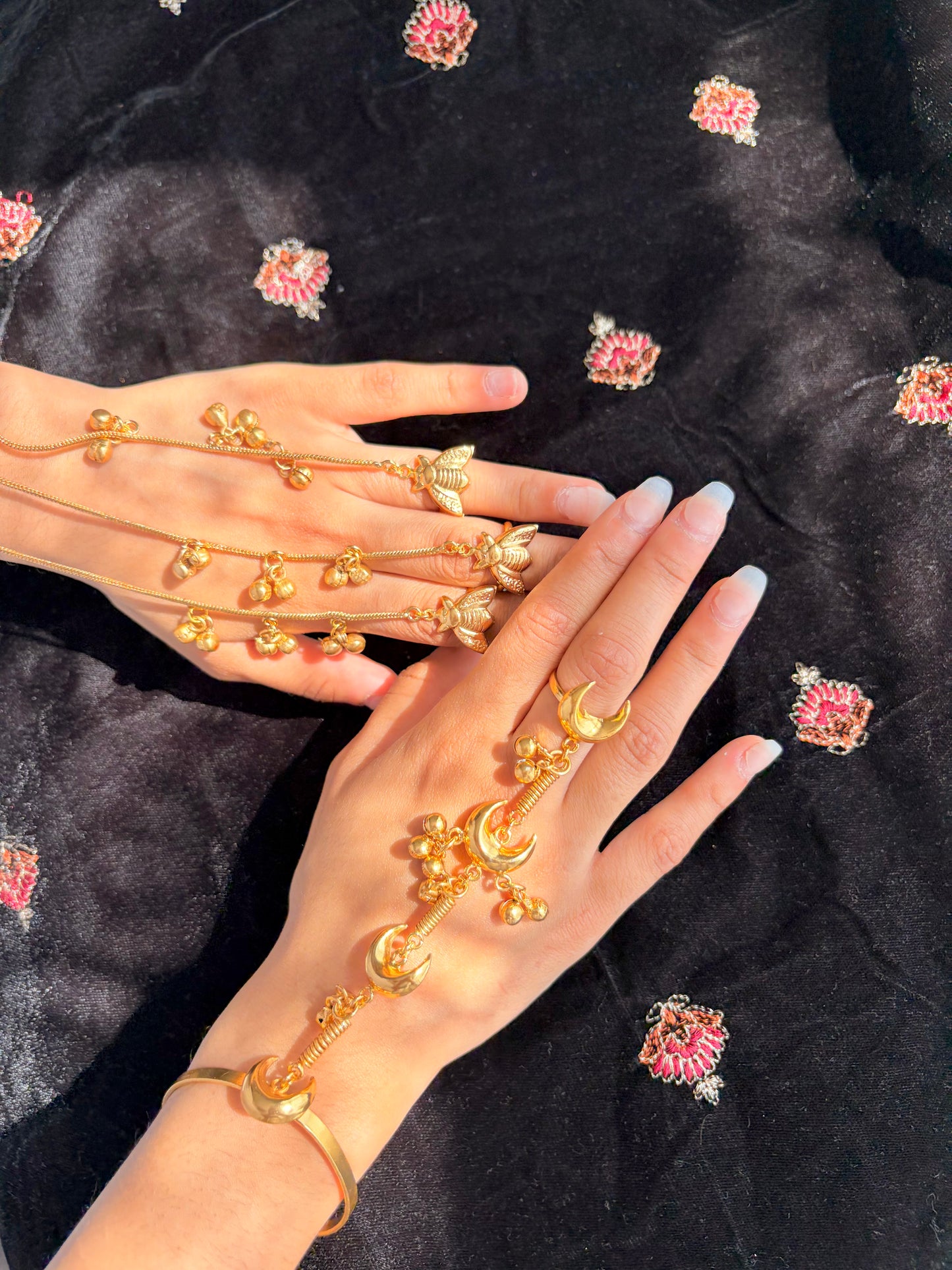 Chandni hand chain