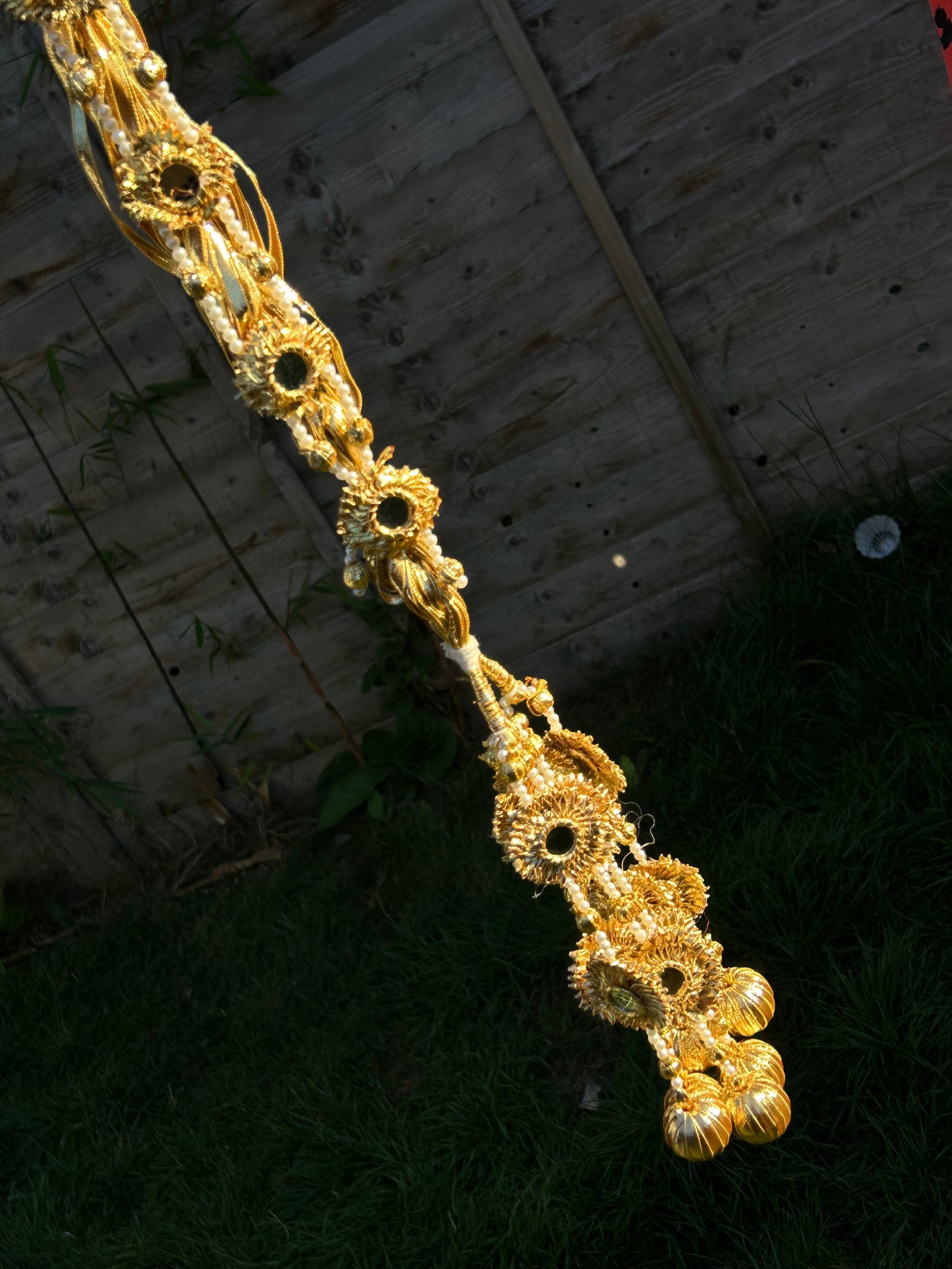 Mehru Gota Paranda ~ gold