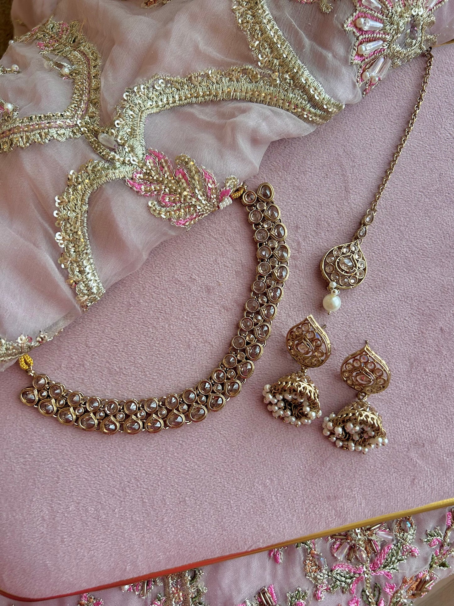 Aaira set ~ Champagne