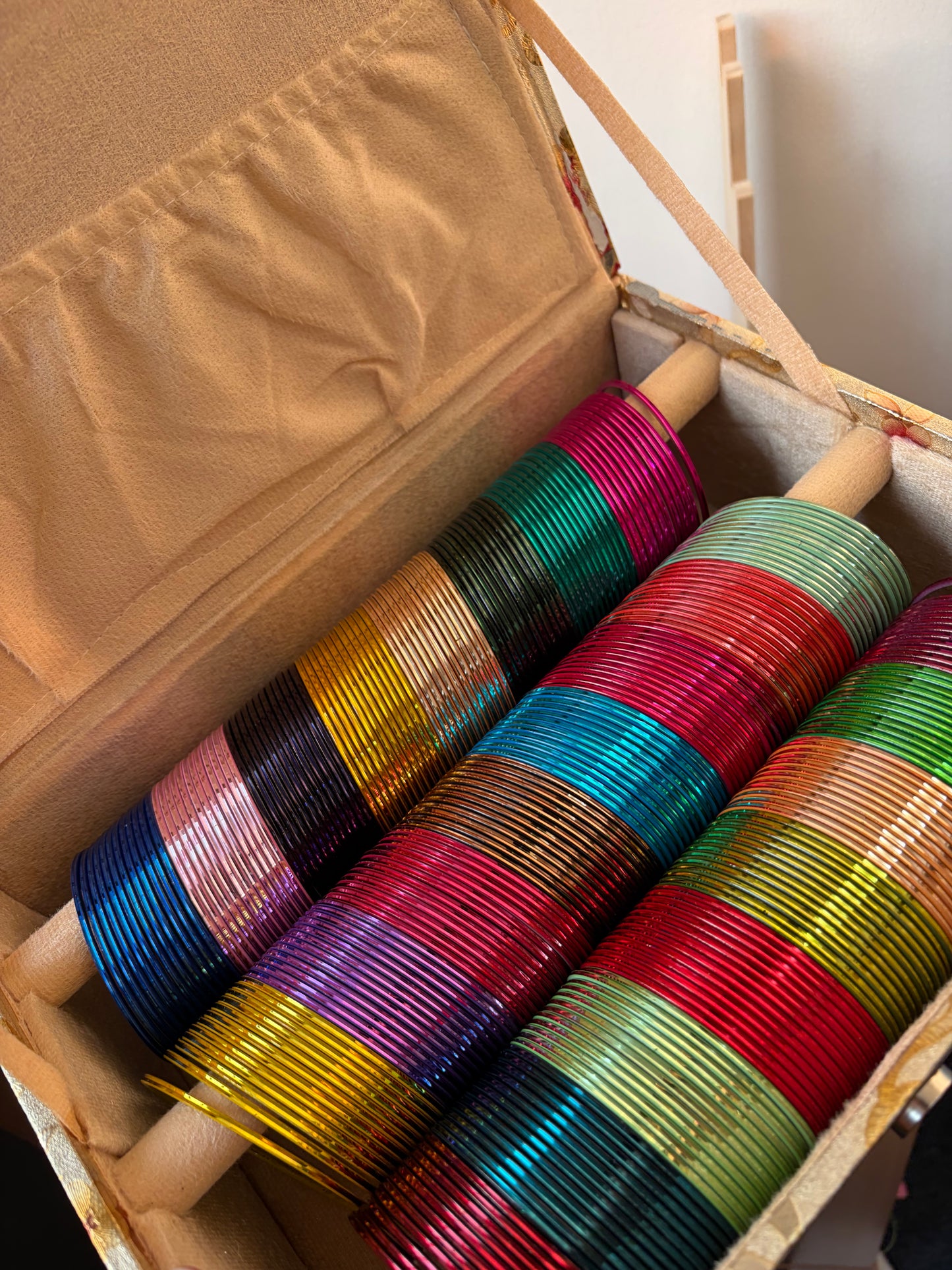 Metal bangle box (size 2.10)