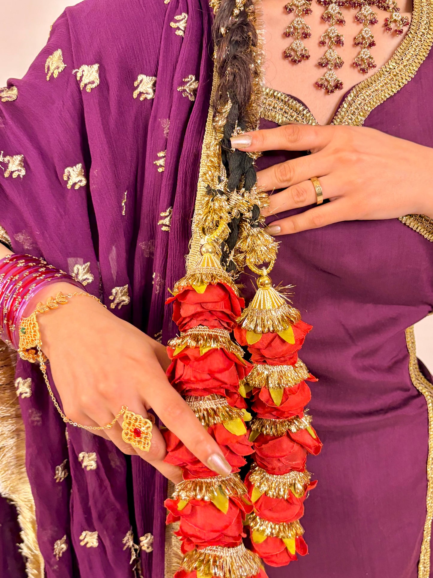 Gulab paranda ~ Red