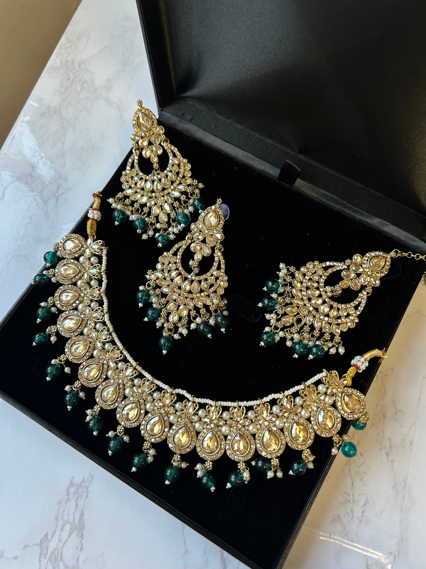 Farah jewellery set~ Green