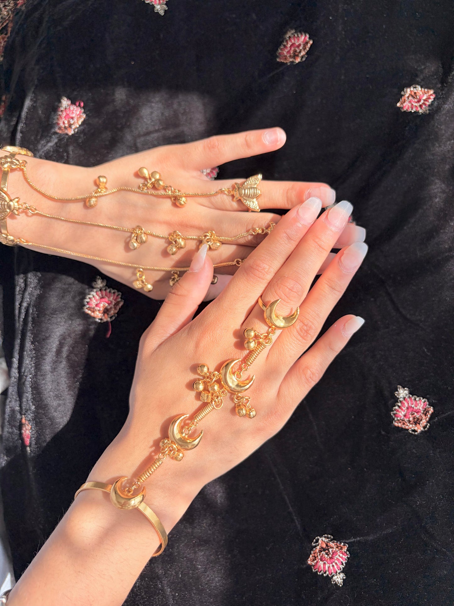 Chandni hand chain