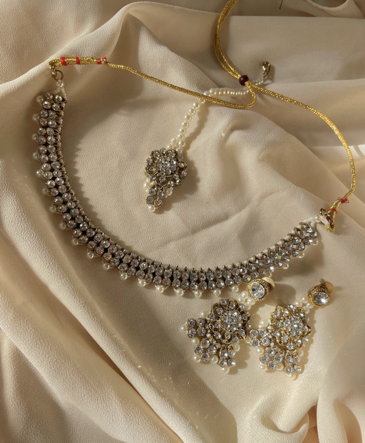 Mystery jewellery set