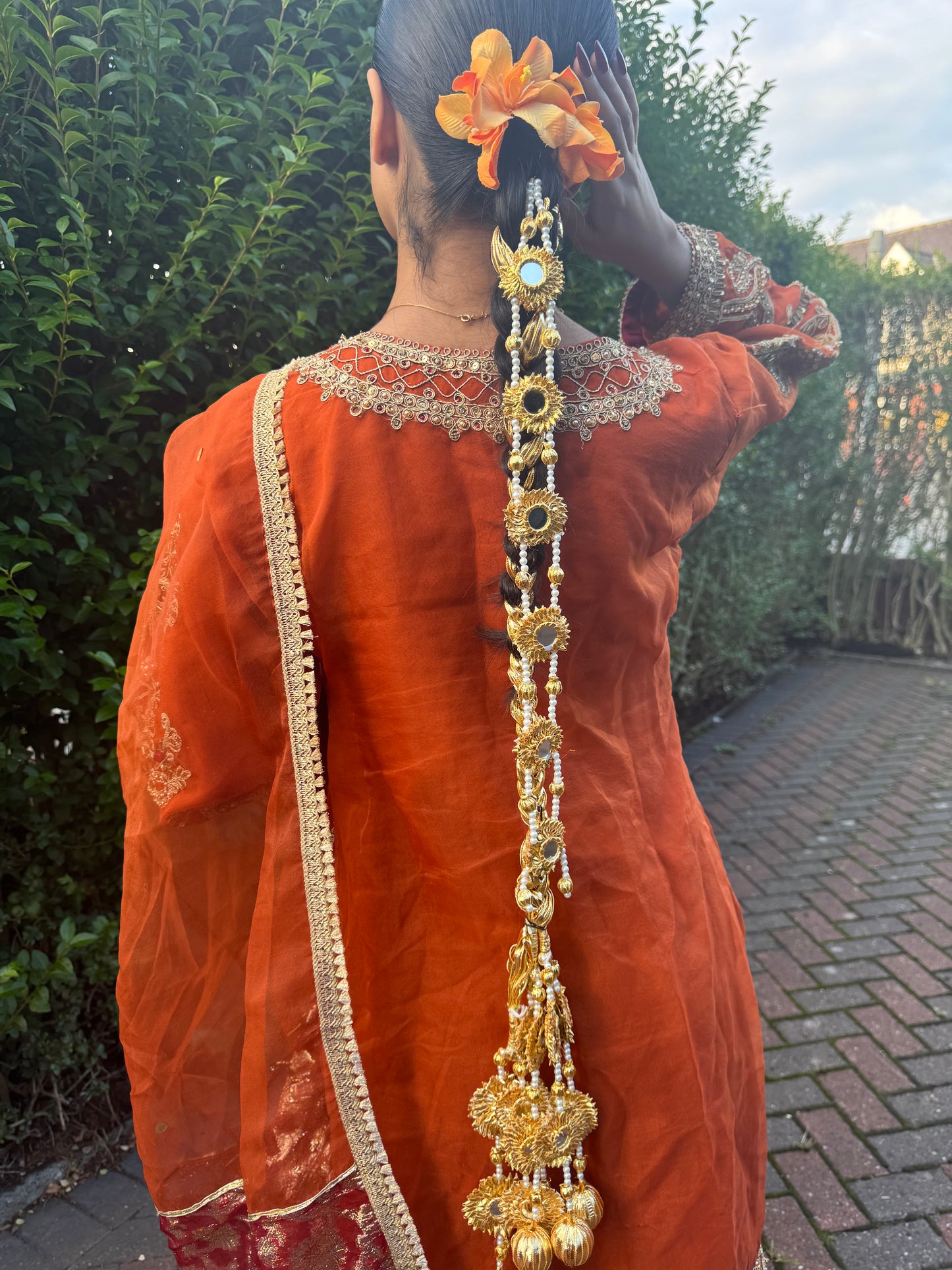 Mehru Gota Paranda ~ gold