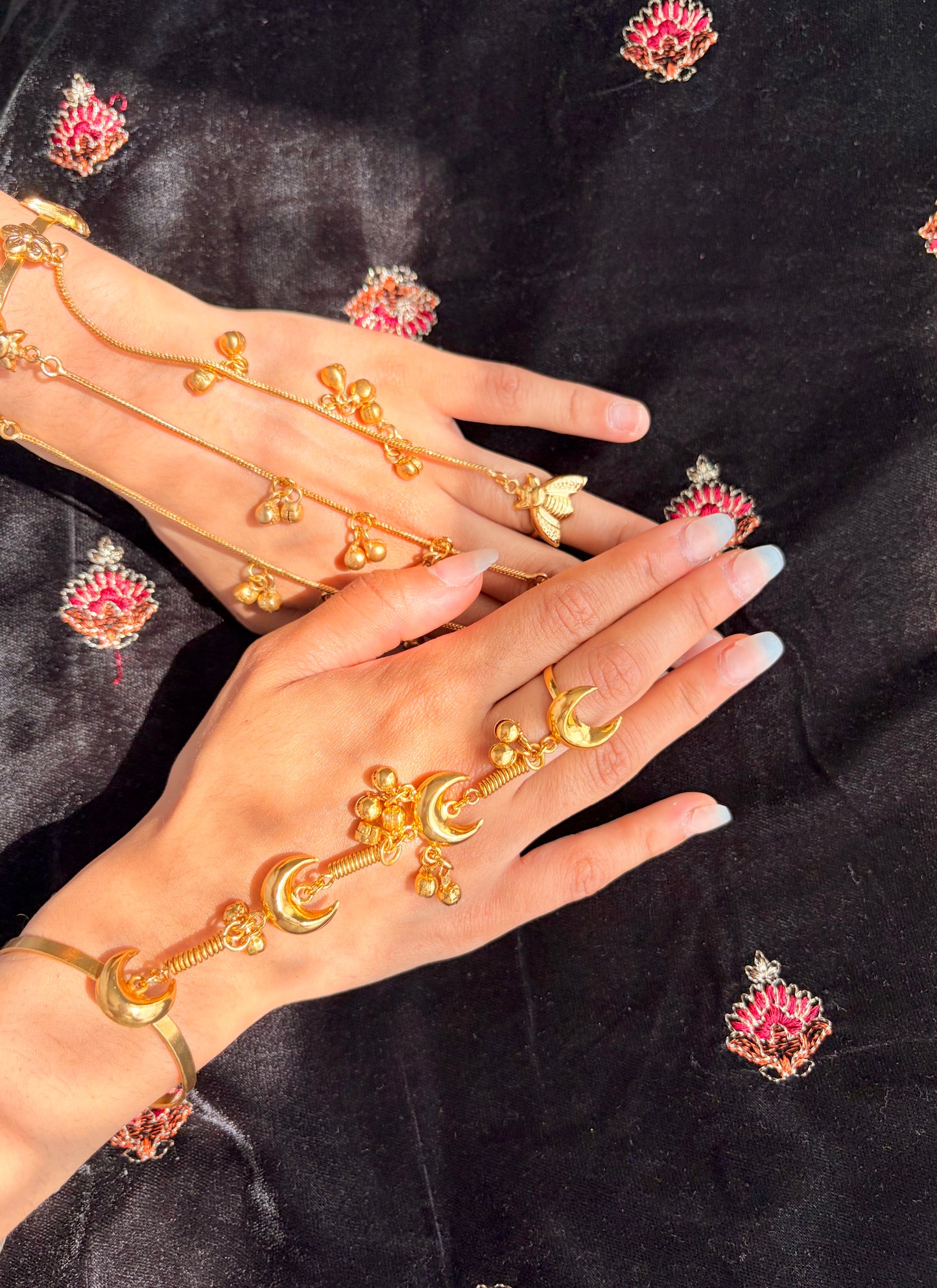 Chandni hand chain