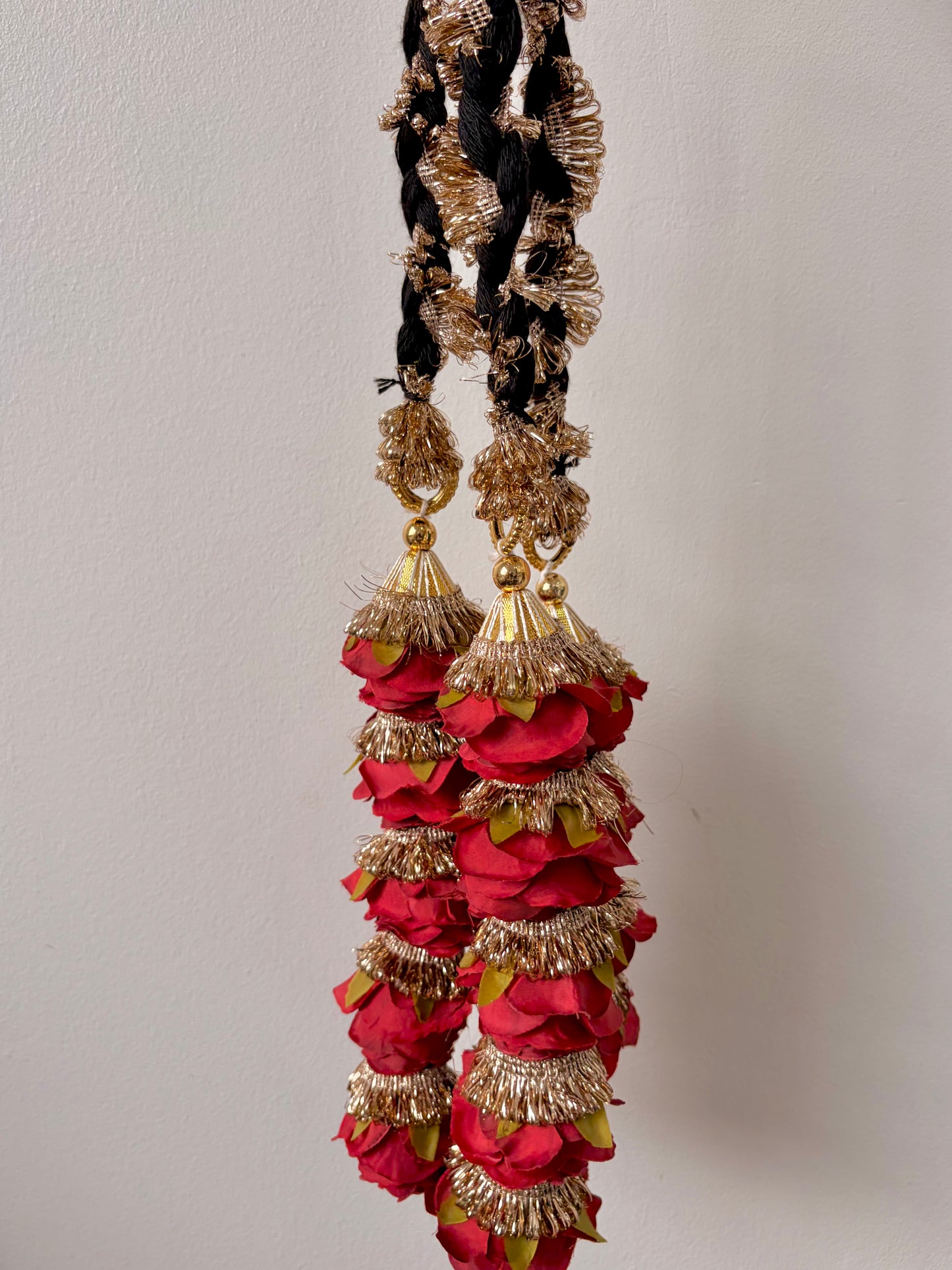 Gulab paranda ~ Red