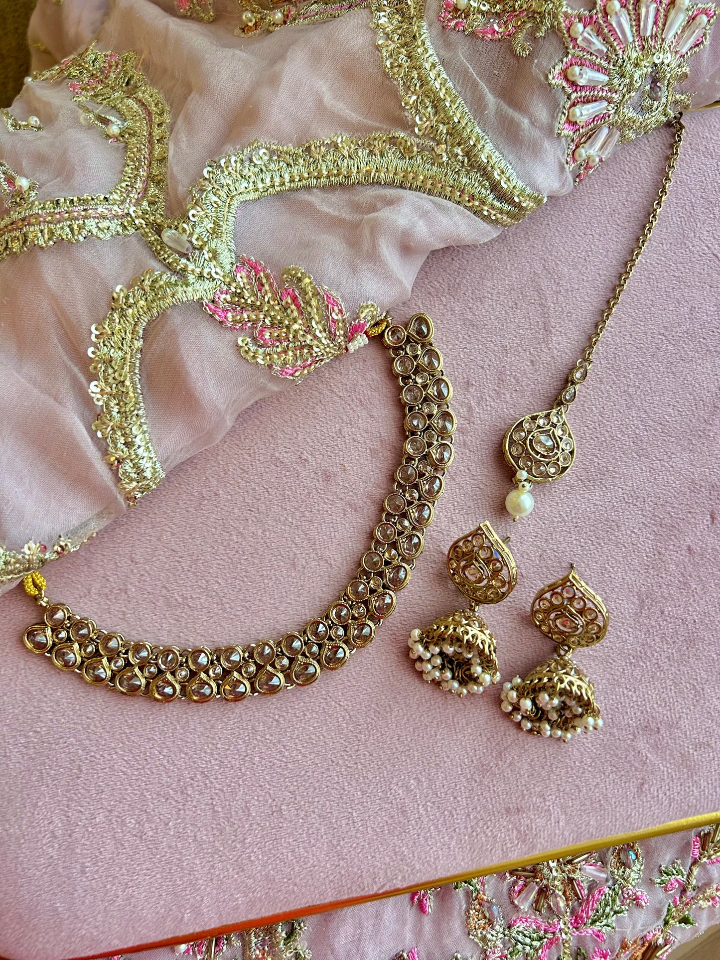 Aaira set ~ Champagne
