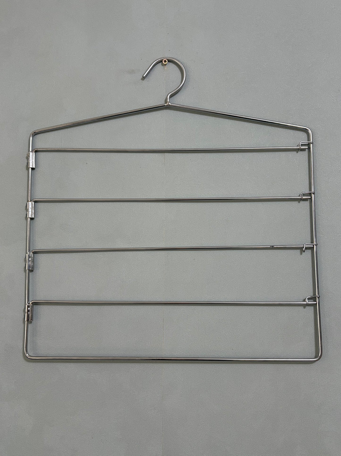 Hanging bangle organiser