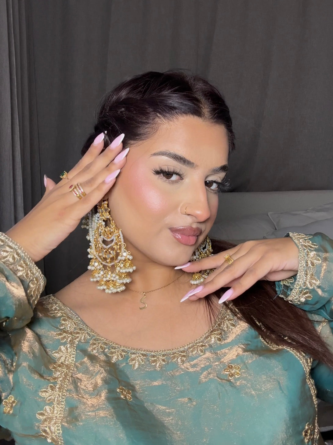 Shahanara kundan earrings