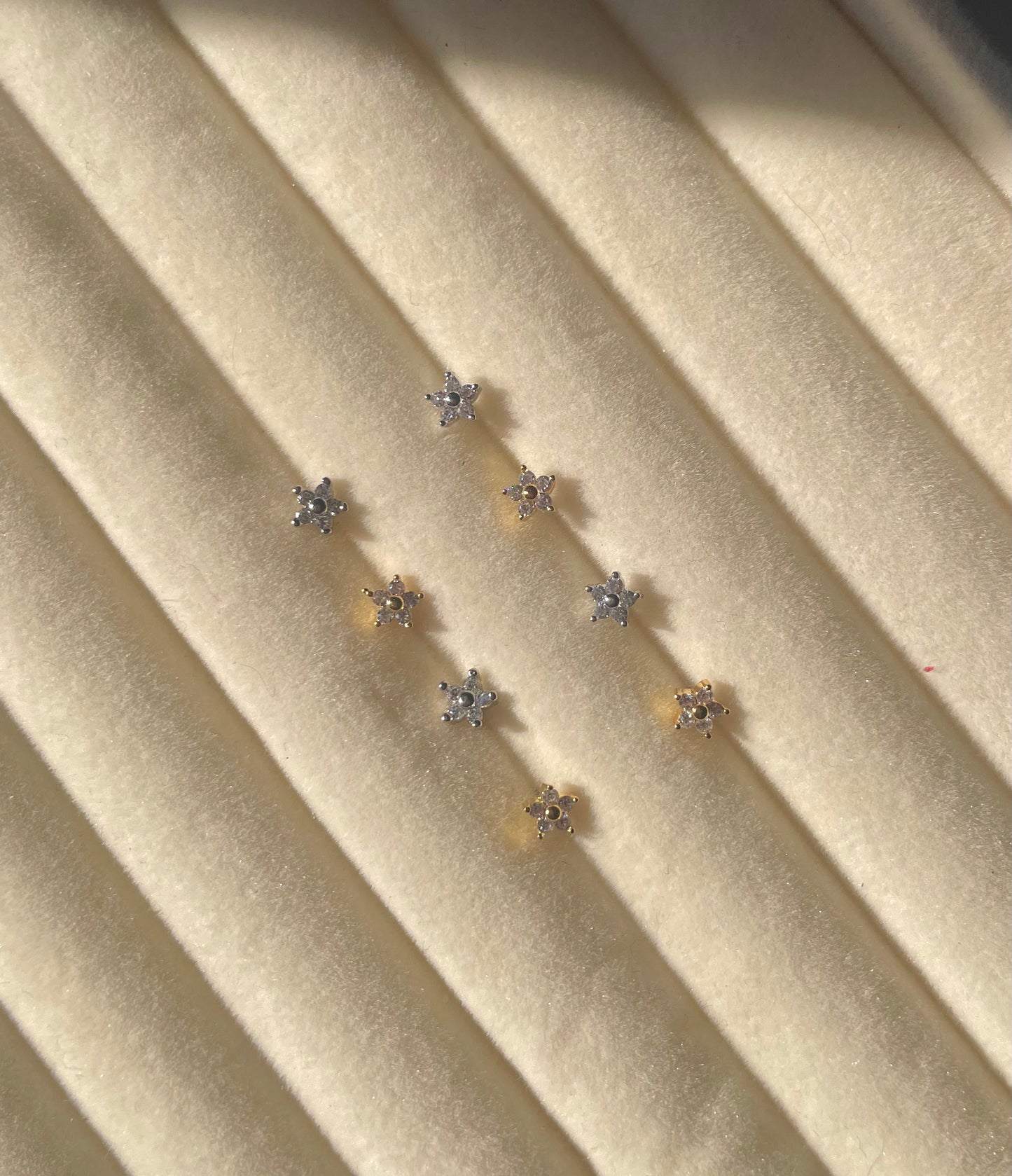 Flora Nose Stud - gold/silver