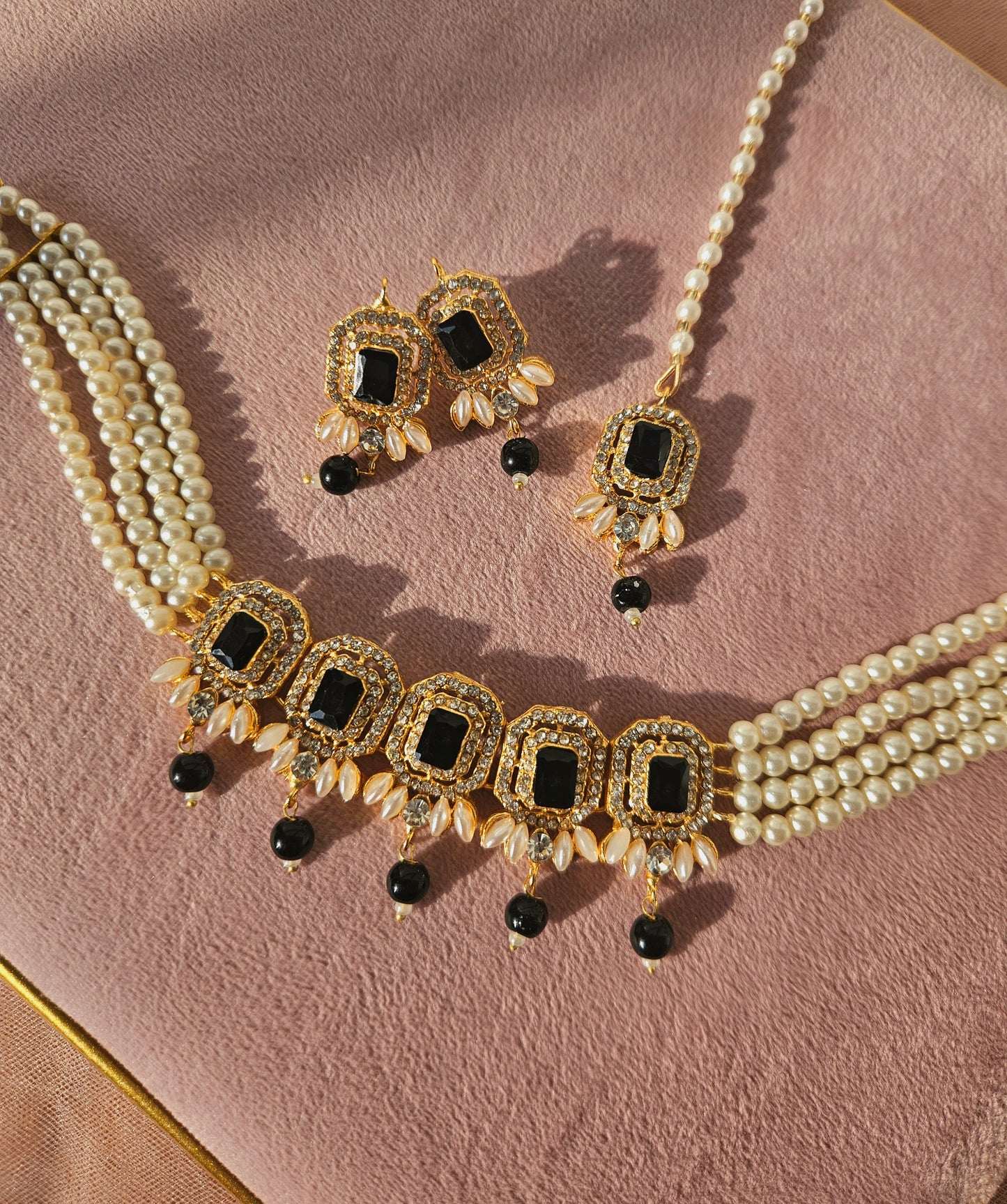 Nusrat jewellery set - Black
