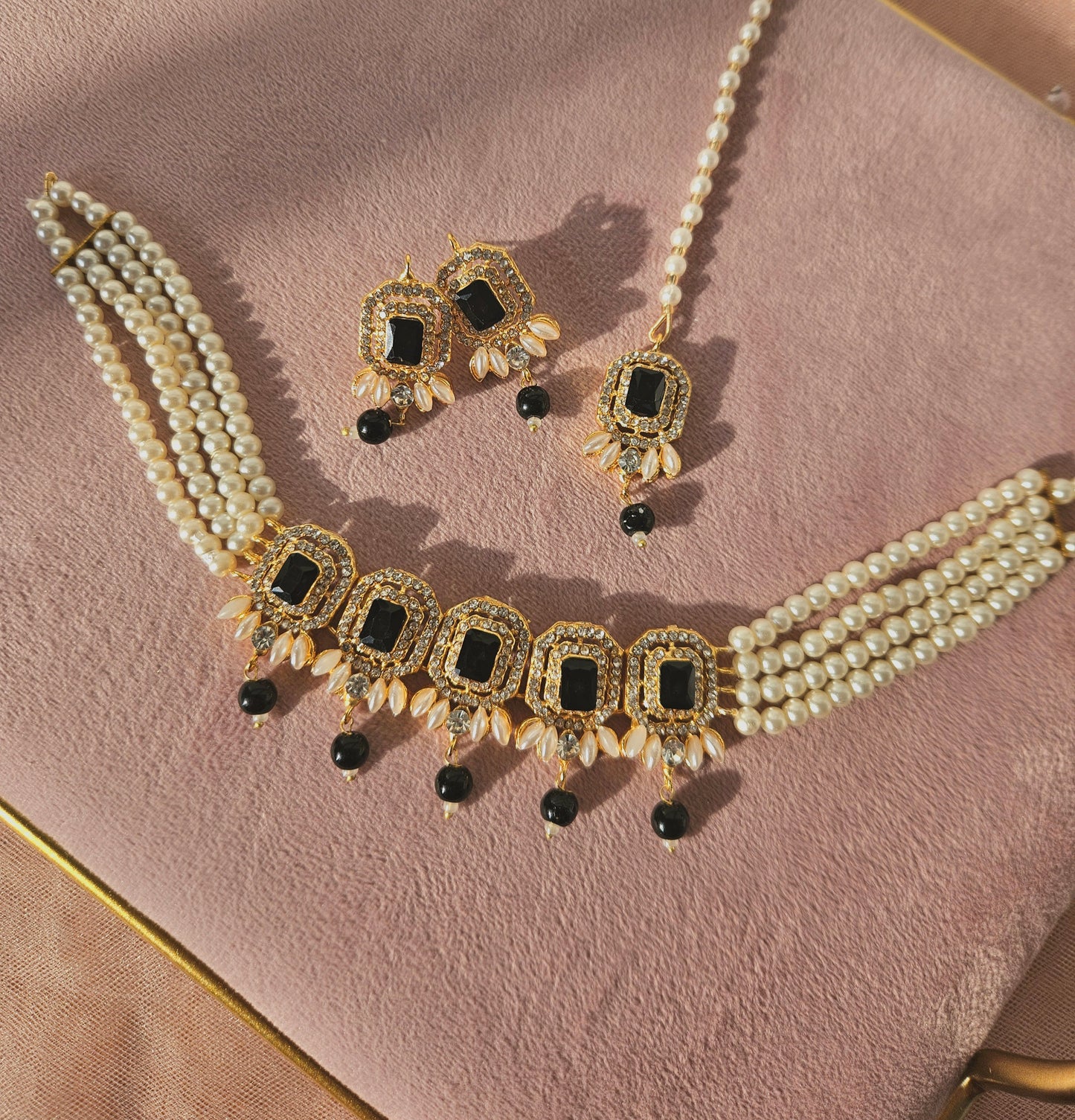 Nusrat jewellery set - Black