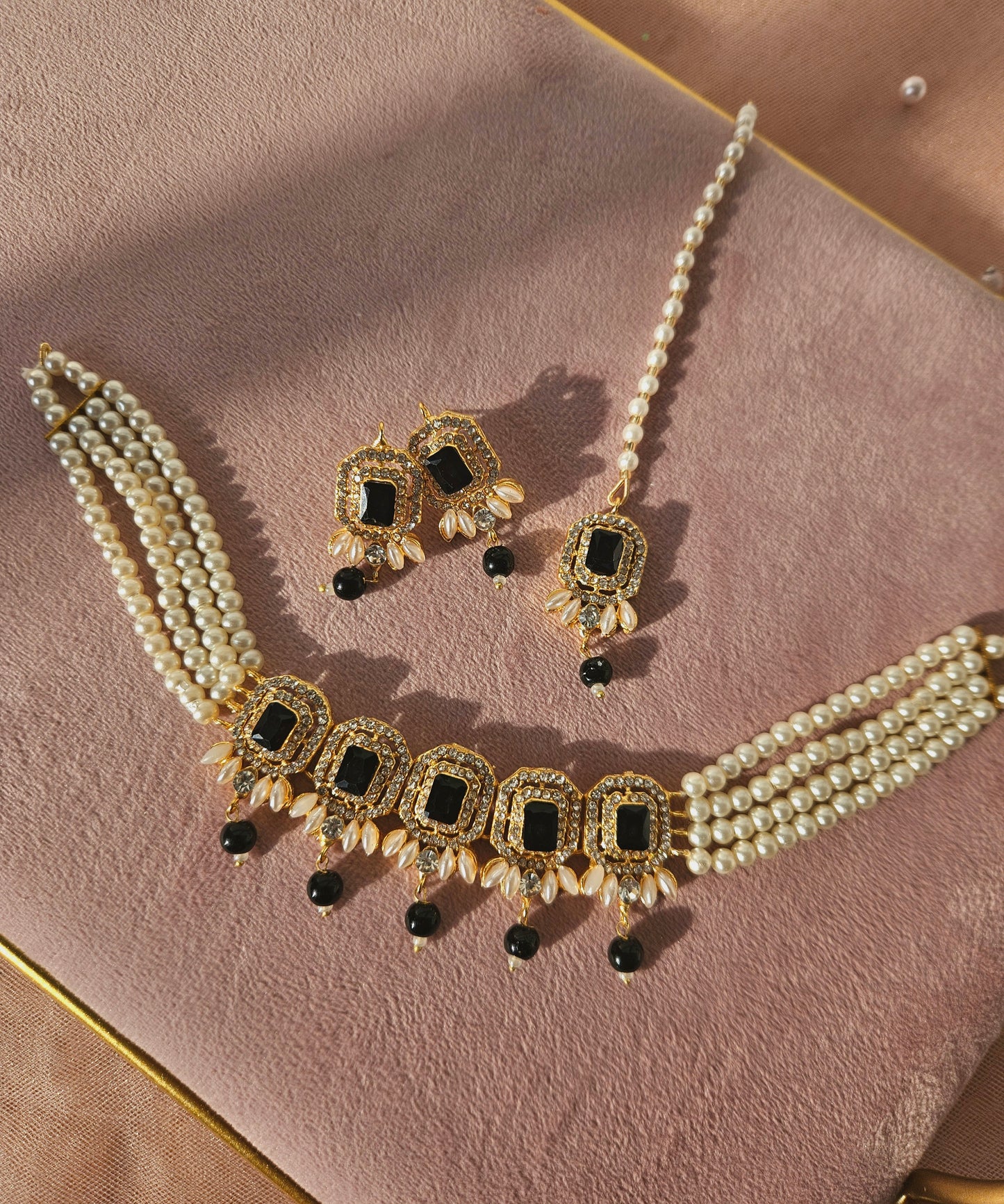 Nusrat jewellery set - Black
