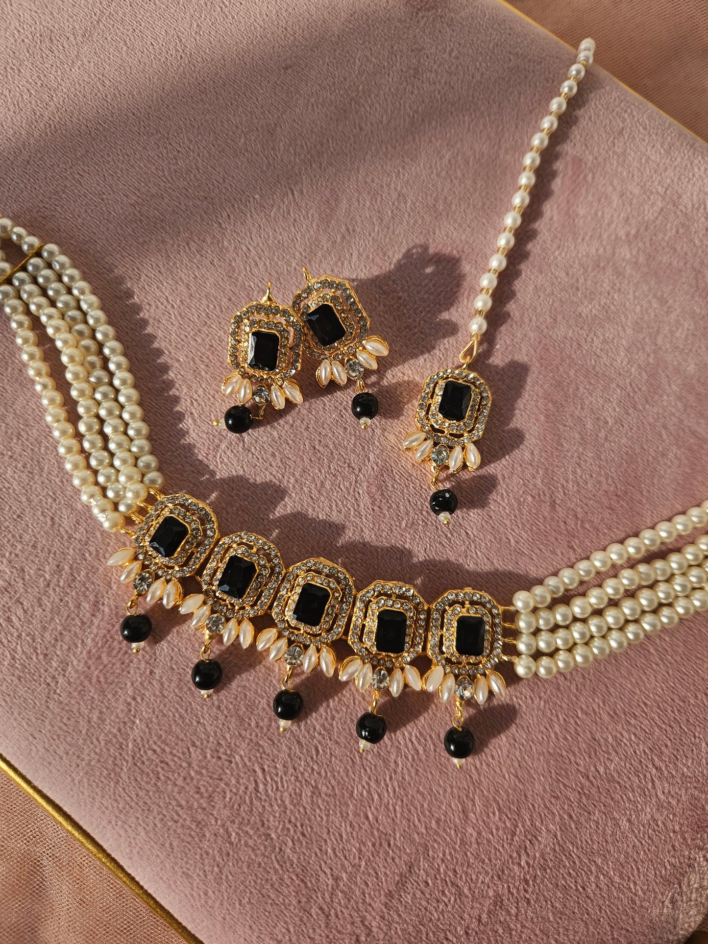 Nusrat jewellery set - Black